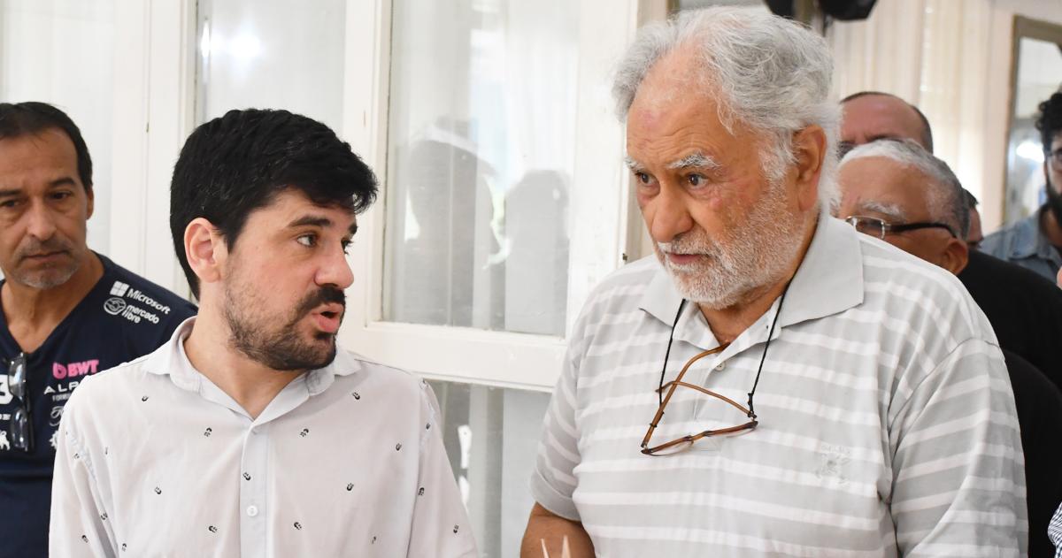 Nocetti dice que el intendente fue enfaacutetico en que cumpliraacute y bajaraacute las columnas de Clariacuten