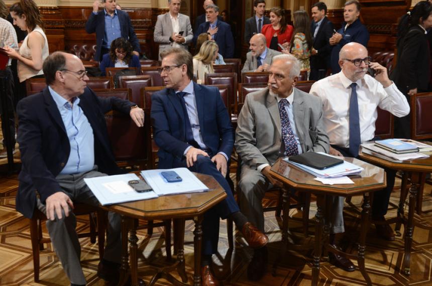 Por mayoría la comisión de Asuntos Constitucionales rechazó el pliego de la senadora libertaria Lorena Villaverde