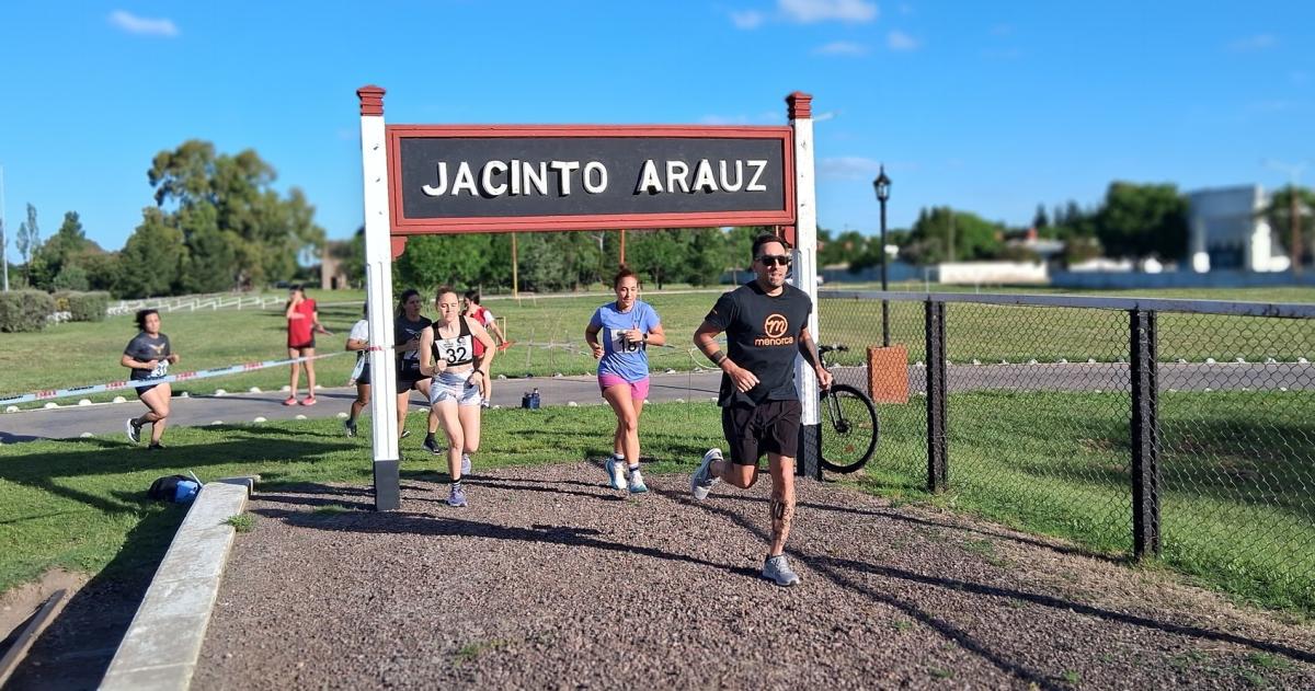 Ms de doscientos atletas y caminantes se dieron cita en Jacinto Arauz