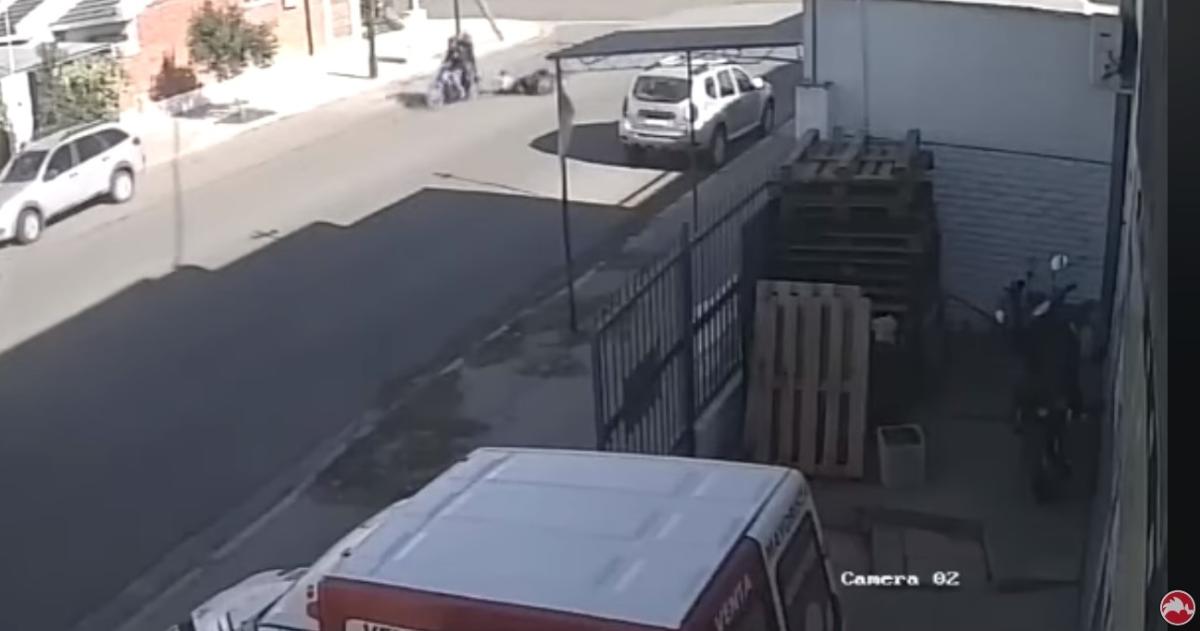 El violento episodio quedó registrado por las cmaras de seguridad