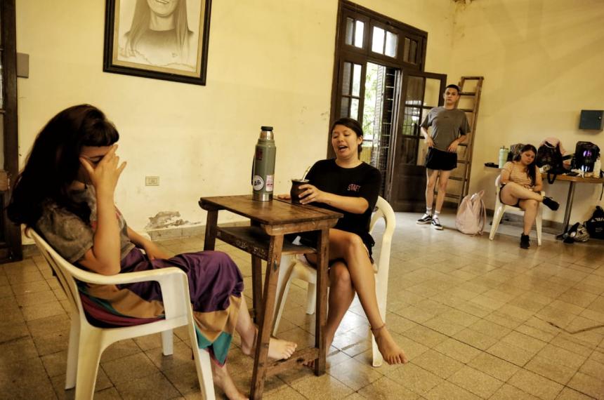 Teatro en movimiento- vuelve Dale a tu cuerpo alegriacutea y dopamina