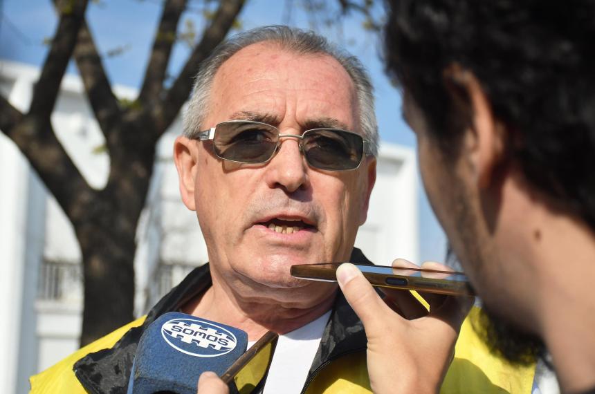 Choferes de taxis cuestionan falta de cupos y de exigencias a Uber en la regulacioacuten