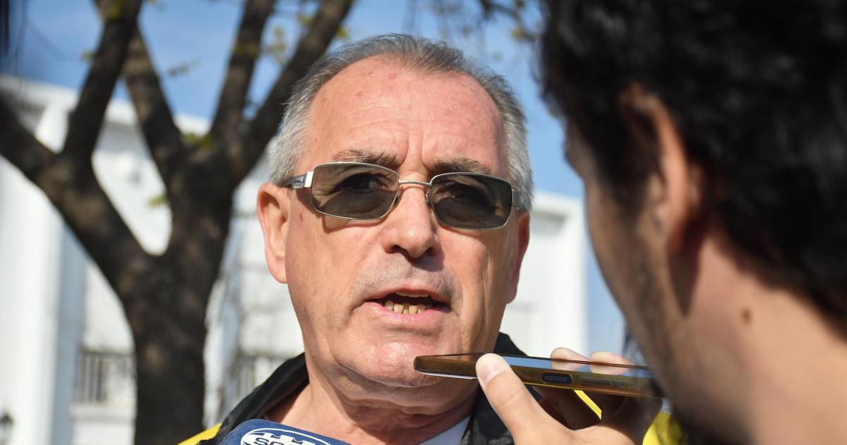 Choferes de taxis cuestionan falta de cupos y de exigencias a Uber en la regulacioacuten