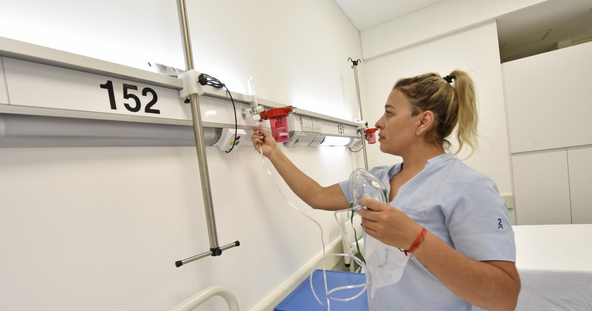 El Gobierno pampeano reconocioacute el compromiso de enfermeros y enfermeras en su diacutea