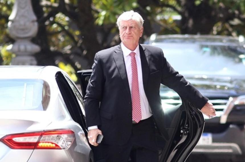 El gobernador pampeano espera el llamado de Nación