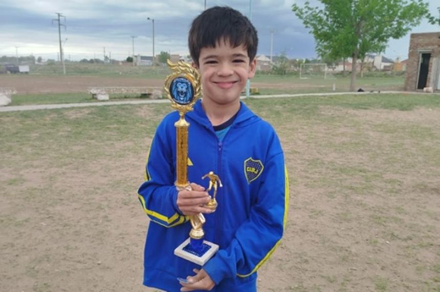 Mateo volvió a jugar en su club Leones Sport
