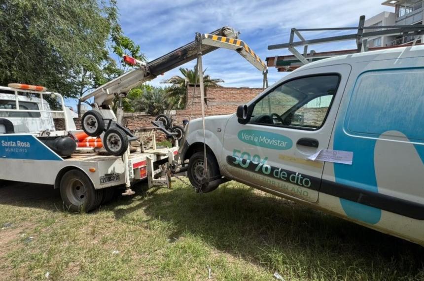 Los inspectores municipales secuestraron tres vehículos de las tercerizadas de Clarín