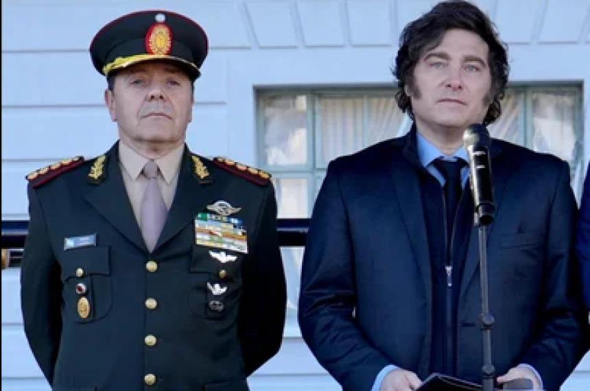 El teniente general Presti junto al presidente Milei