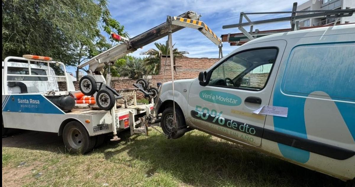 Los inspectores municipales secuestraron tres vehículos de las tercerizadas de Clarín