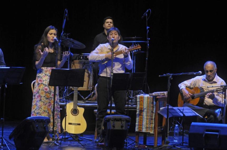 El grupo musical actuó anoche en Medasur