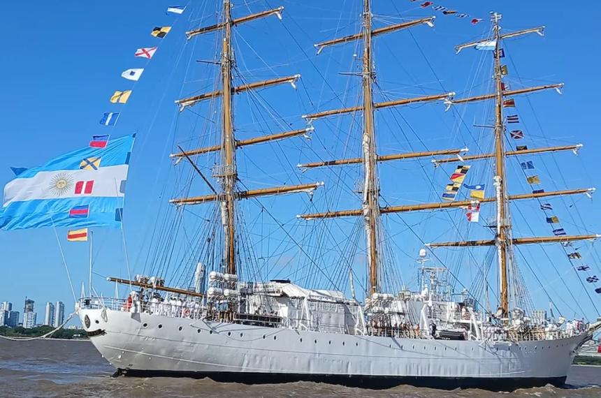 La Fragata Libertad al regreso de otro emblemtico viaje escuela que se inició el 7 de junio