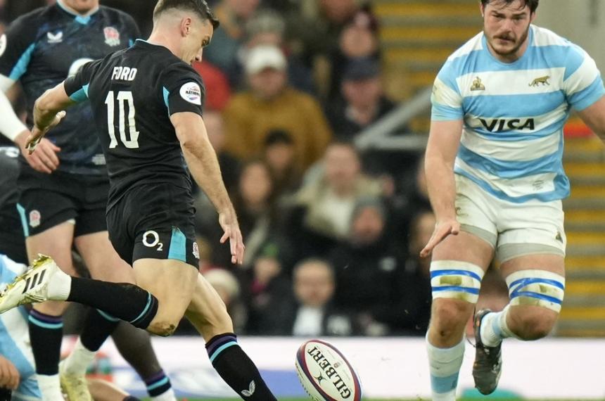 Ford fue clave con el juego con el pie para La Rosa