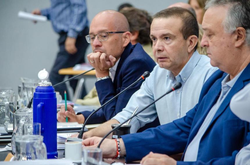 Una discusioacuten a cielo abierto y un avasallamiento intragable