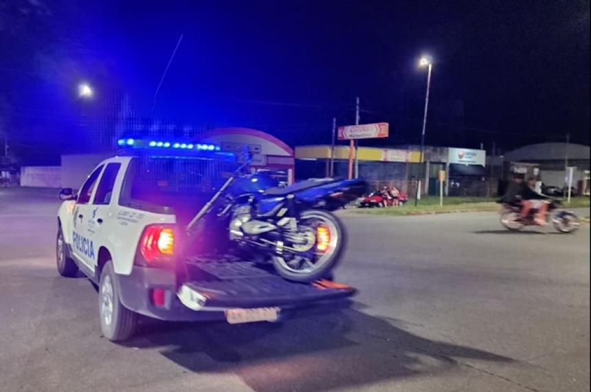 La moto fue retenida y el conductor demorado por la policía