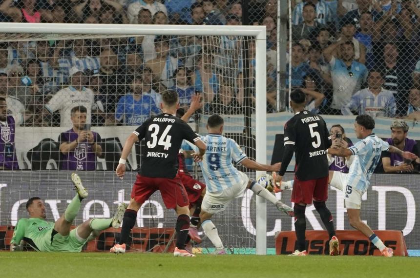 El tercero llegó luego de una serie de rebotes