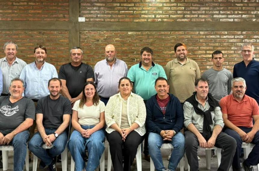 Intendentes e intendentas de la UCR- respaldo a la conducción de Berhongaray