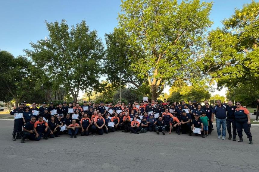 Egresaron 42 nuevos aspirantes a bomberos voluntarios en la mesa final realizada en Anguil 