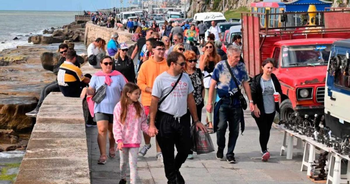 Fin de semana largo- hubo 21-en-porciento- maacutes de turistas pero el gasto individual quedoacute por debajo del antildeo pasado