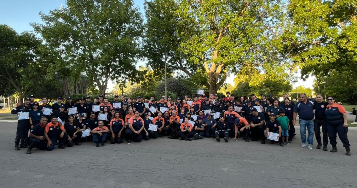 Egresaron 42 nuevos aspirantes a bomberos voluntarios en la mesa final realizada en Anguil 