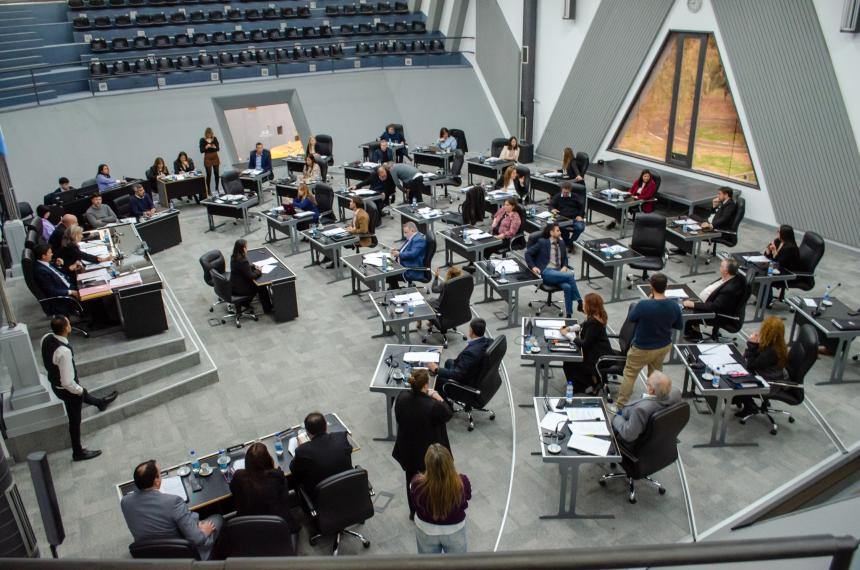 La Legislatura tratar el Presupuesto 2026 Durante el debate en comisión hubo chisporroteos de la interna oficialista