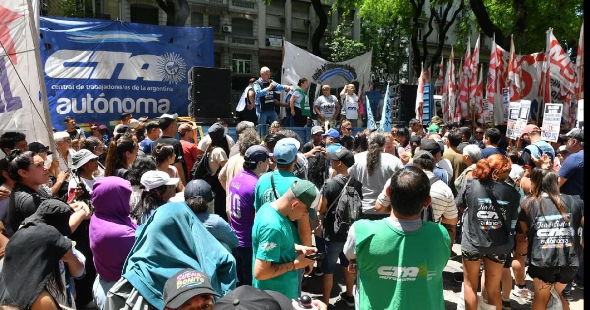 El Gobierno definir el aumento del Salario Mínimo Vital y Móvil por decreto