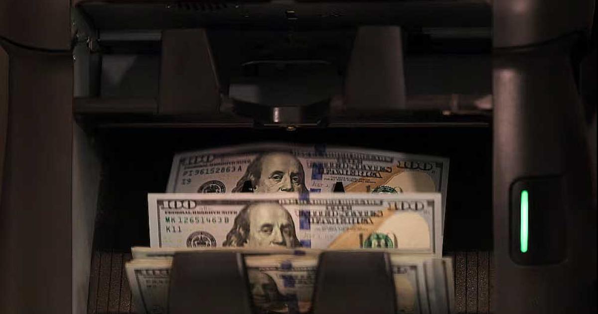 El dólar mayorista gana 850 pesos o 06-en-porciento- en noviembre