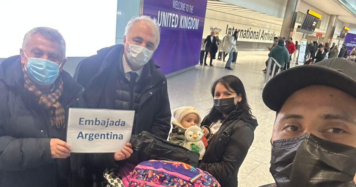 Ámbar ya est en Londres para iniciar su tratamiento una esperanza de cura de su rara enfermedad