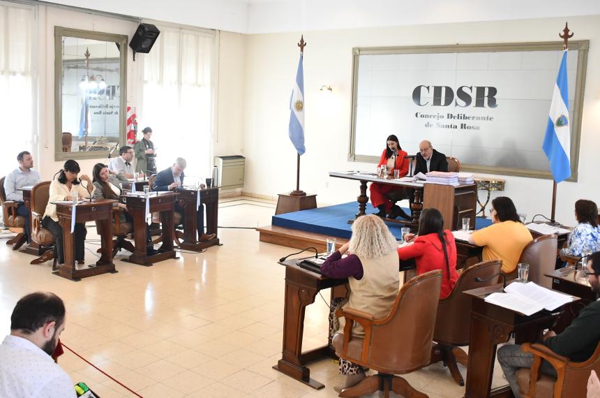 Concejo- aprueban la regulacioacuten de Uber y la proacuterroga de las emergencias sanitaria y social