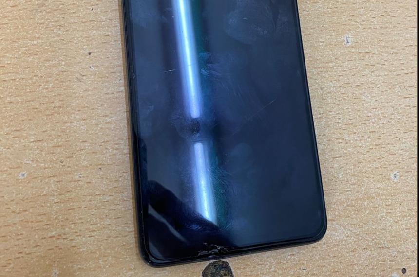 El celular recuperado por la policía