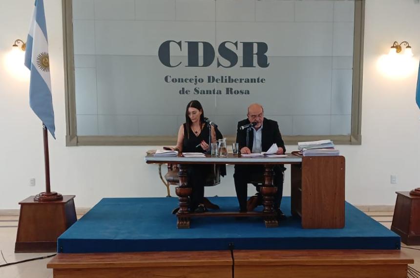 La vide Romina Montes de Oca desempató la votación para aprobar las Emergencias