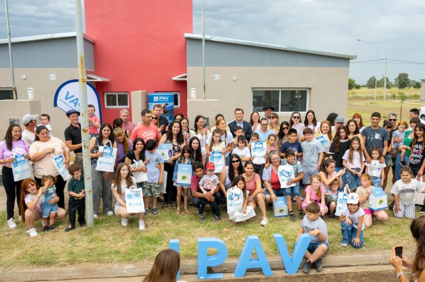 Entregaron 20 viviendas en Guatracheacute