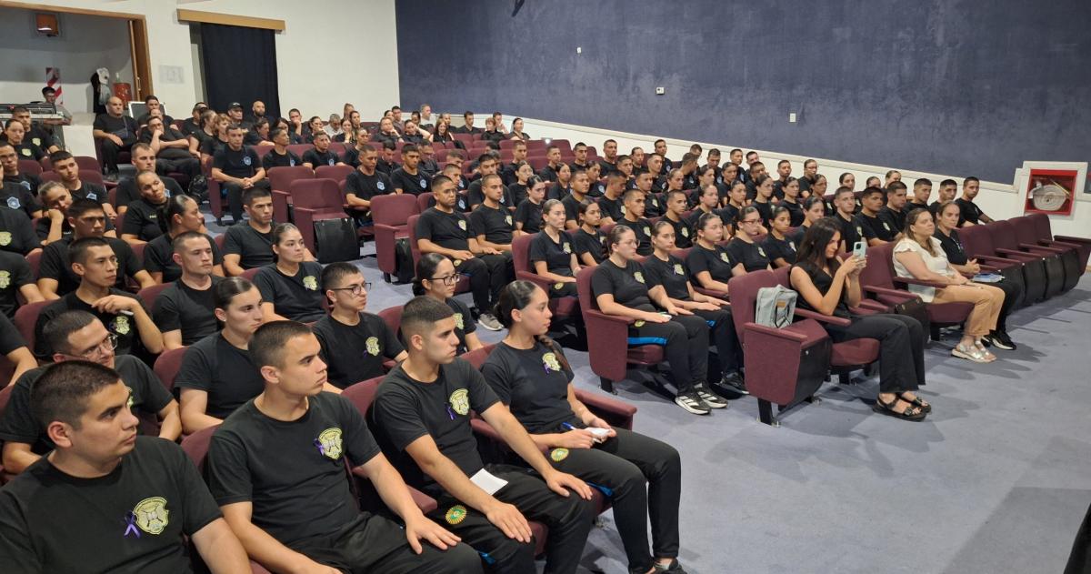 Capacitacioacuten policial en la Ley Micaela