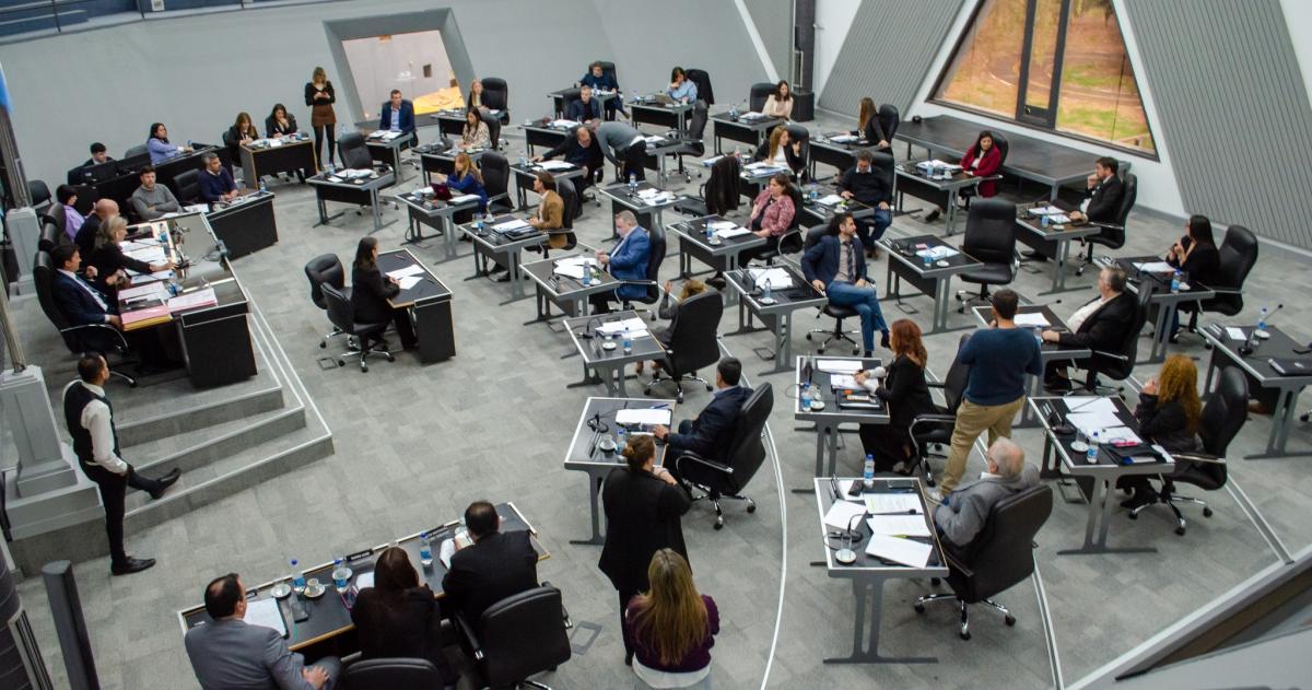 La Legislatura aprobó el pase a planta de los contratados