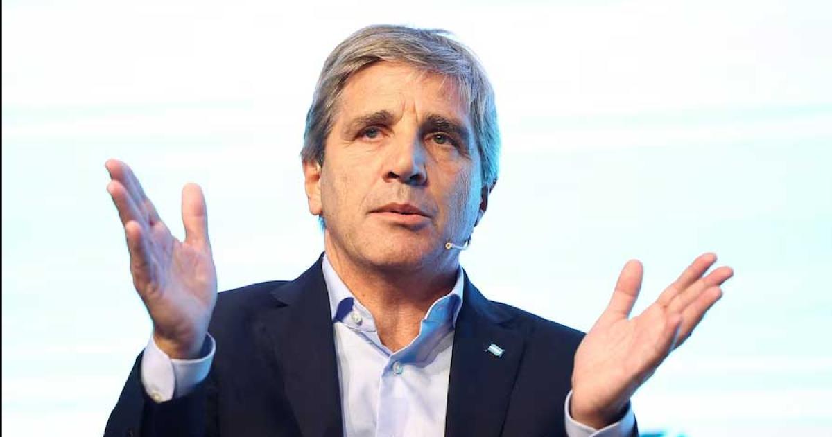 El dólar mayorista est a la baja este jueves y cotiza a 1446