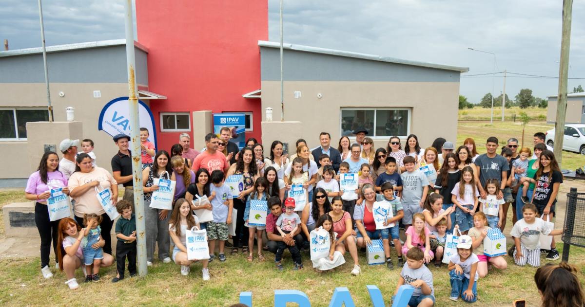 Entregaron 20 viviendas en Guatracheacute