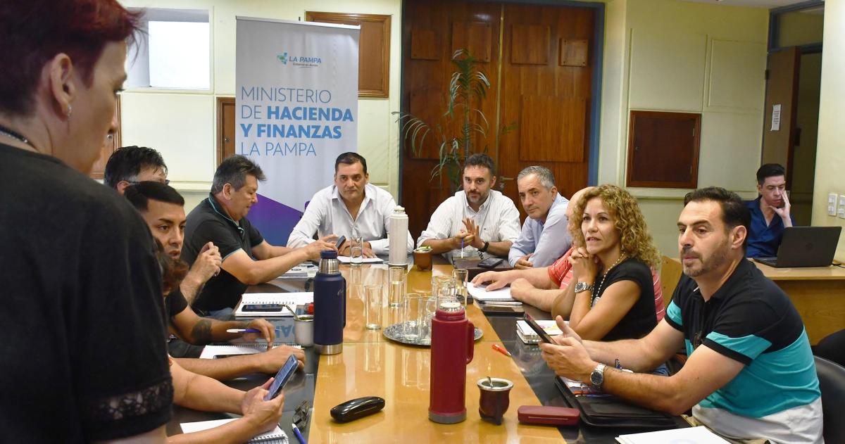 No hubo propuesta en la paritaria estatal- gremios rechazan desdoblar el aguinaldo