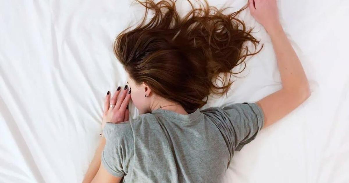 Cuatro haacutebitos para mejorar el descanso nocturno y despertar con maacutes energiacutea