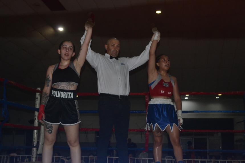 Urquiza levanta los brazos de Lezcano y Arrieta en el cierre del Fortín