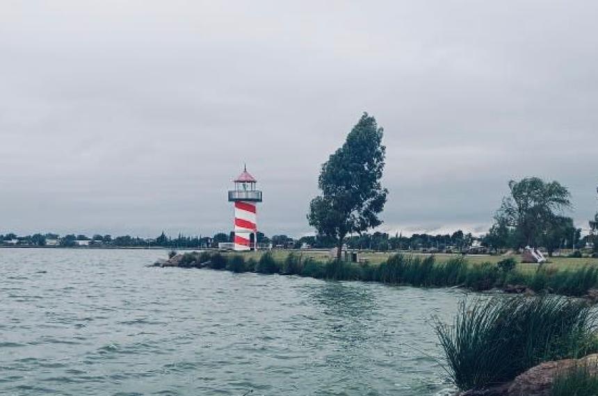 El cielo permanecer nublado