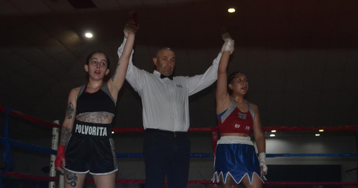 Urquiza levanta los brazos de Lezcano y Arrieta en el cierre del Fortín