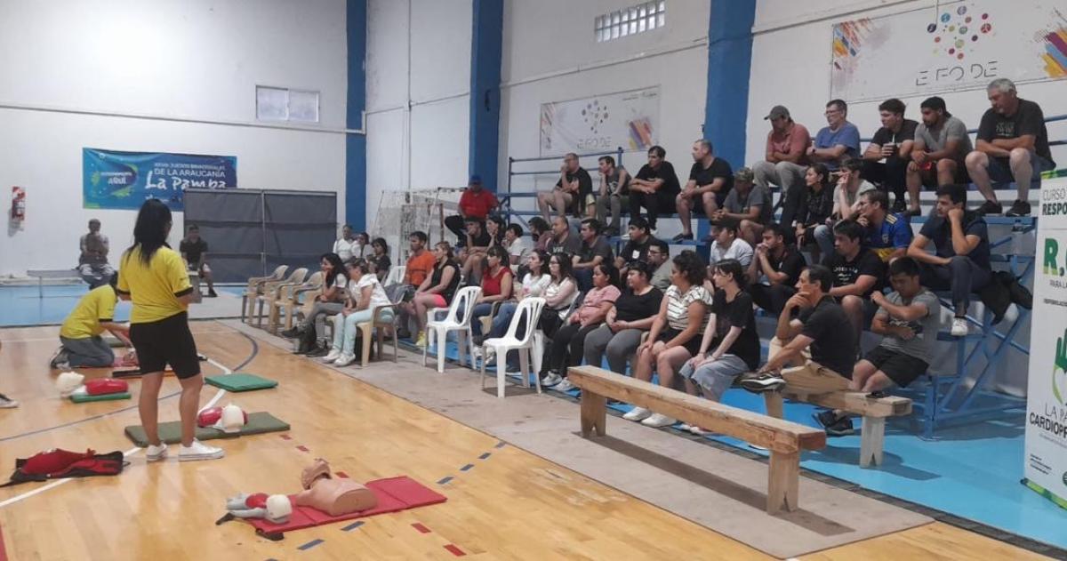 La capacitación fue para vecinos y personal de Salud y emergencias