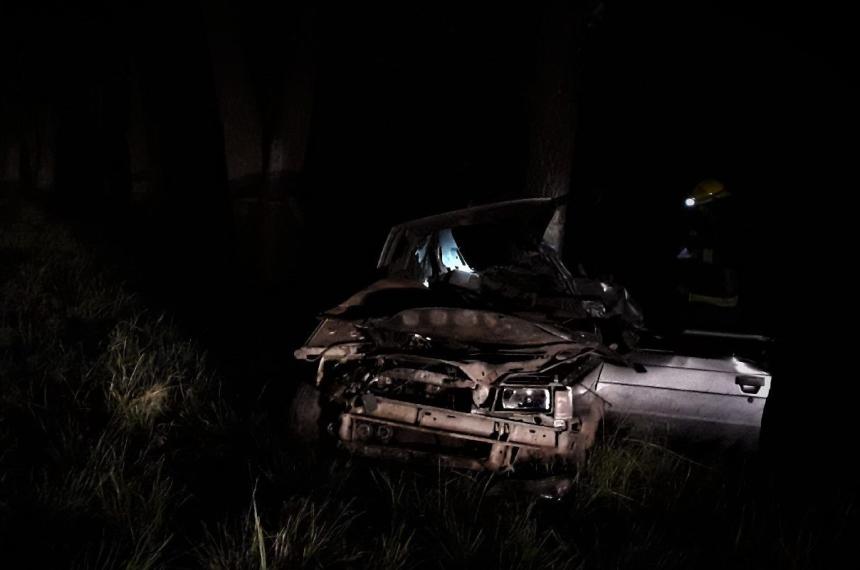 El Renault 9 embestido en la ruta 5 en el kilómetro 597