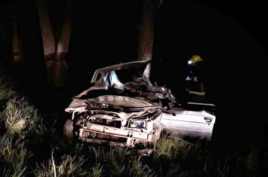 El Renault 9 embestido en la ruta 5 en el kilómetro 597