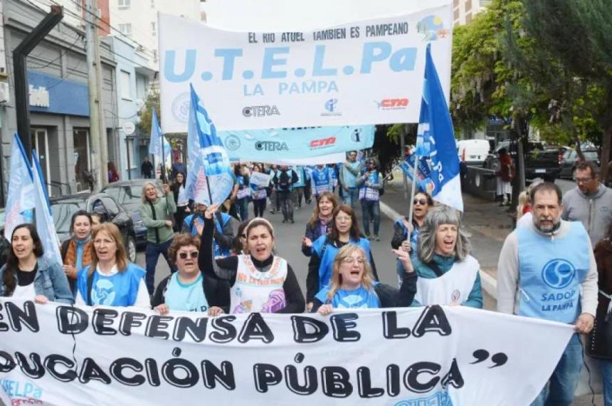La UTELPa con los tapones de punta contra la ministra