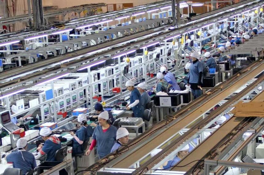 Los trabajadores formales reciben menos por asignaciones que los informales y eso genera una distorsión