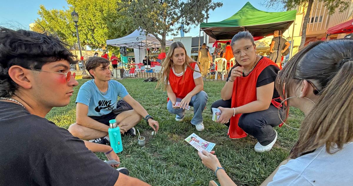 Diacutea Mundial de Respuesta al VIH- sensibilizacioacuten y fortalecimiento comunitario