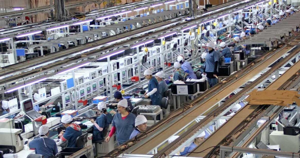 Los trabajadores formales reciben menos por asignaciones que los informales y eso genera una distorsión