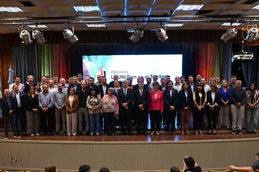 Franja Morada banca UNLPam en el Territorio- democratiza la Universidad