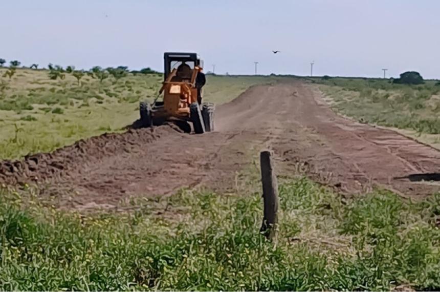 Los trabajos se realizan en conjunto entre el municipio Defensa Civil y bomberos de Bernasconi