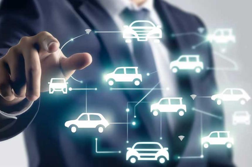 AR1 integra visión lenguaje y acción para analizar escenarios urbanos complejos y tomar decisiones similares a las de un conductor humano